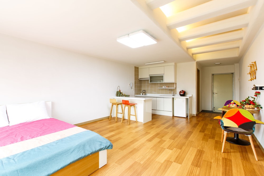 Lime Orange Vill Pension