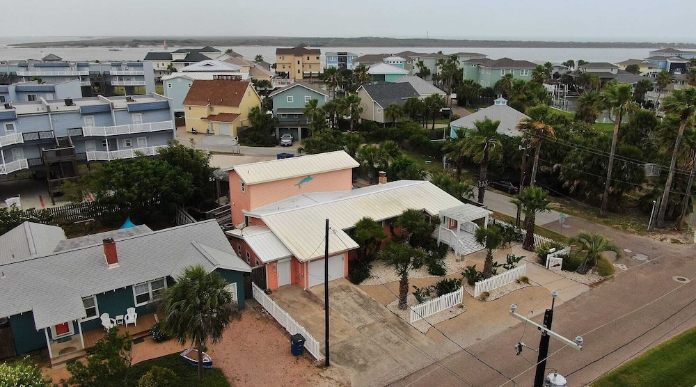 The Koi Marlin Port A Home w/ Pool, Pond, Grill & Near Beach + Marinas