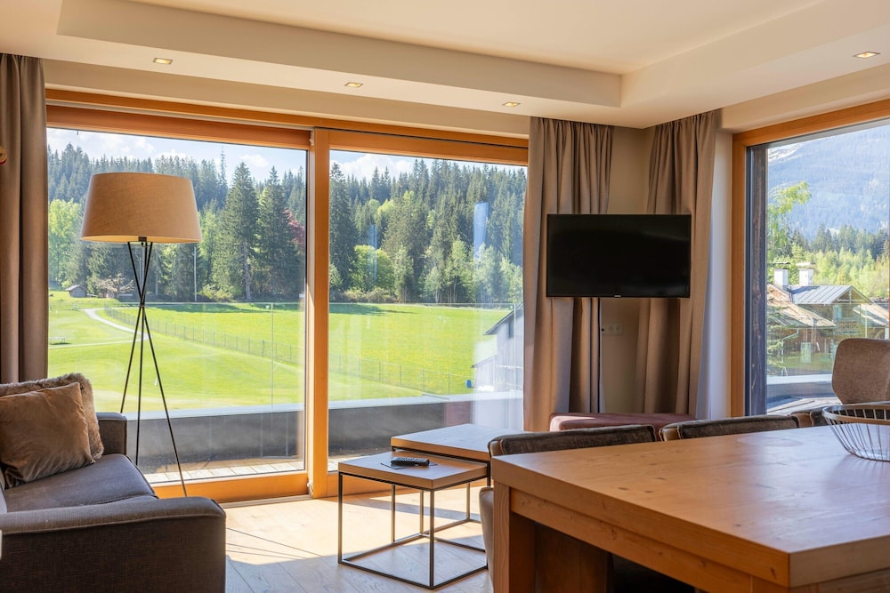 Exclusive Penthouse on the Golf Course
