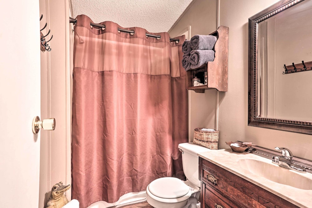 Waterfront Karnack Home w/ Boathouse  Deck! - Property Image 13