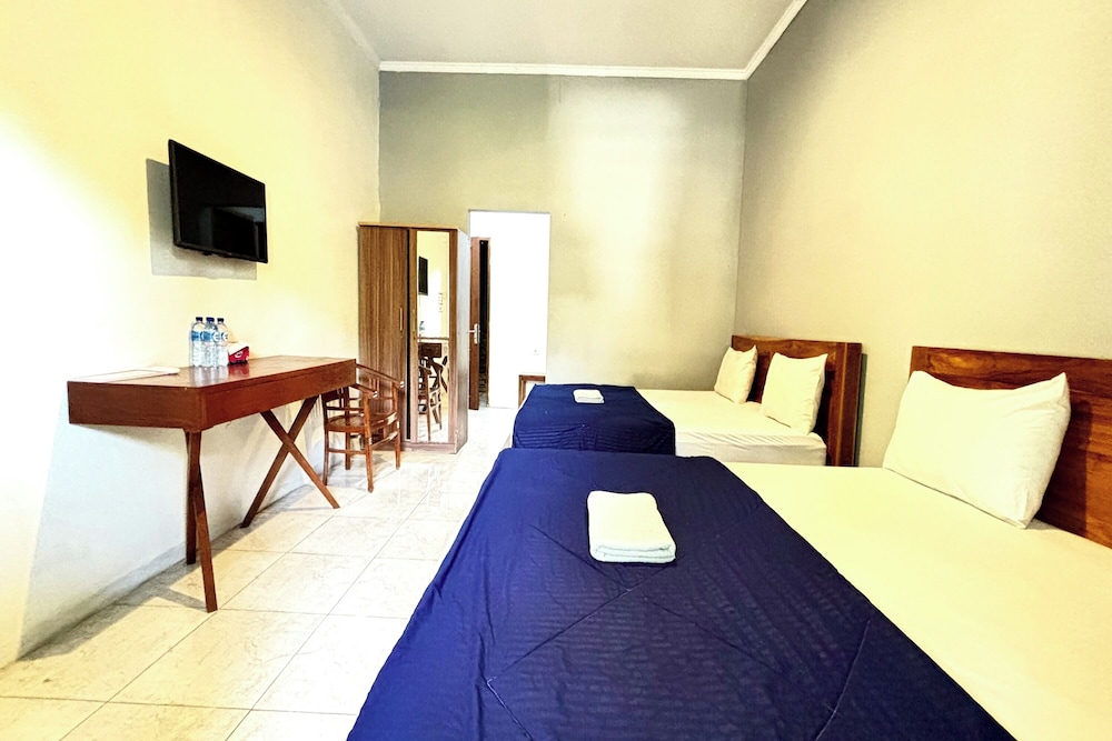 Ketapang Guesthouse Echo Beach Canggu - Image 1