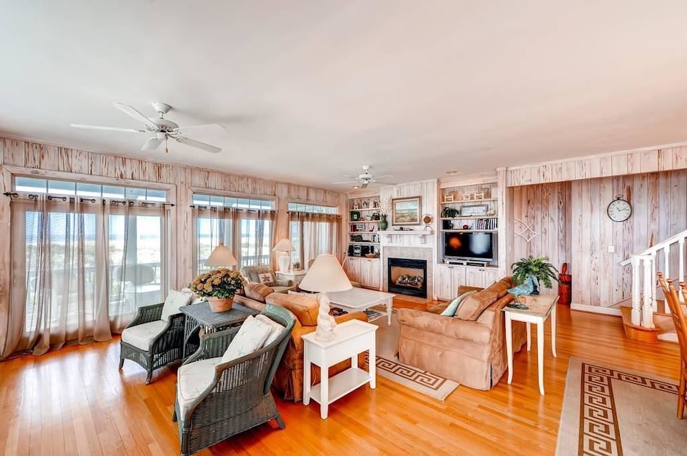 Indigo Pelican Indigo Pelican 5 Bedroom Holiday Home By Bald Head Island