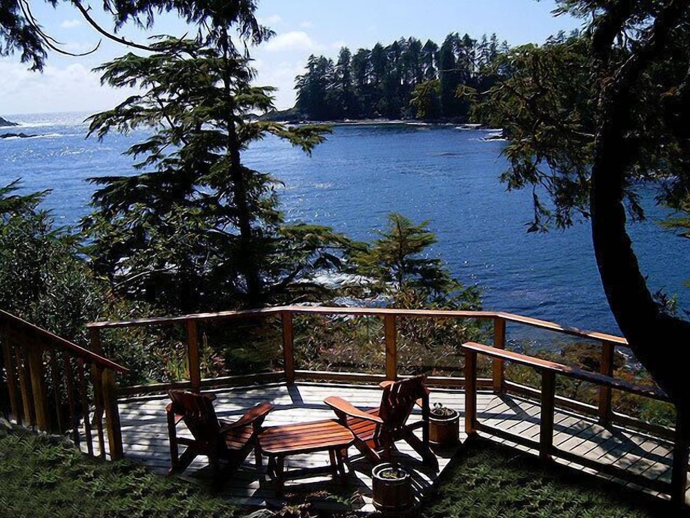 Reef Point Oceanfront B & B