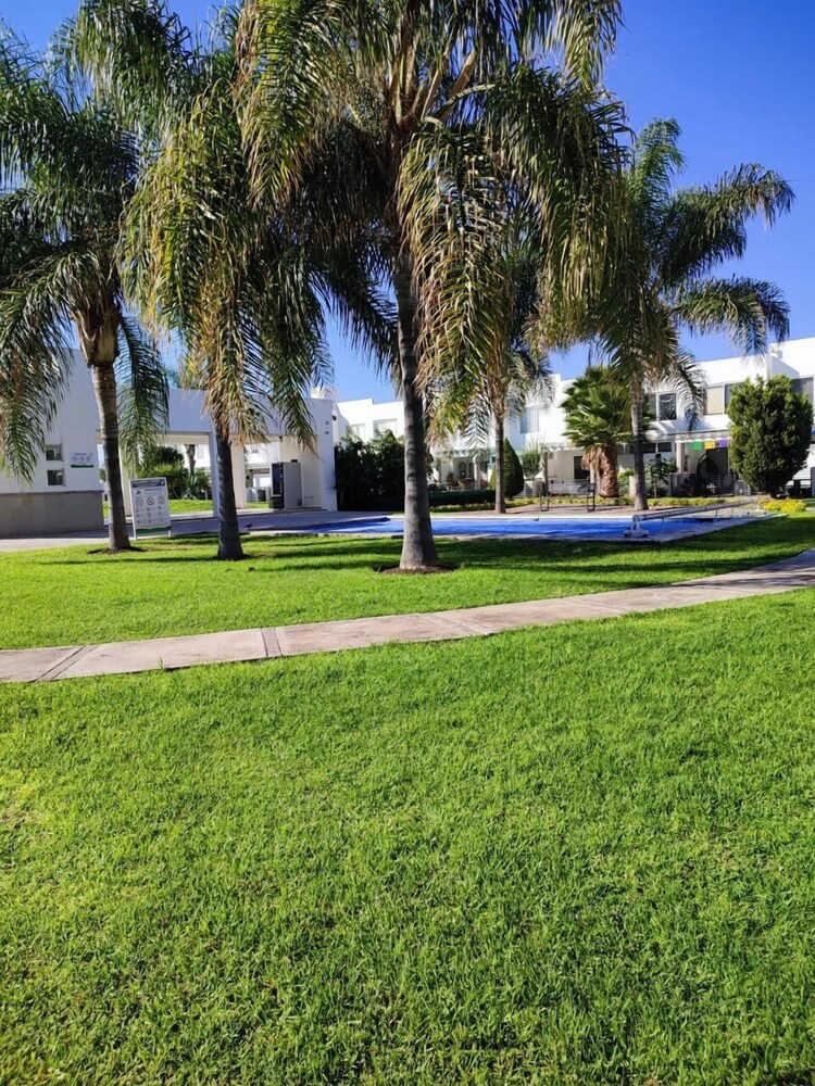 CASA LAUREL view 5