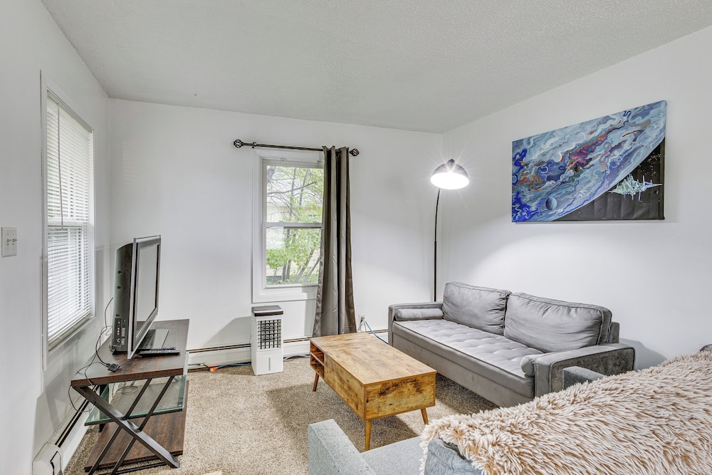 1 Mi to Downtown Bismarck! Residential Duplex