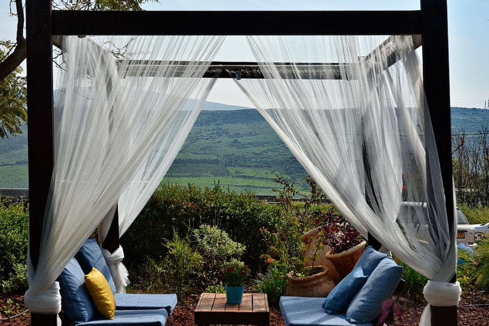 Mul Kineret Suites