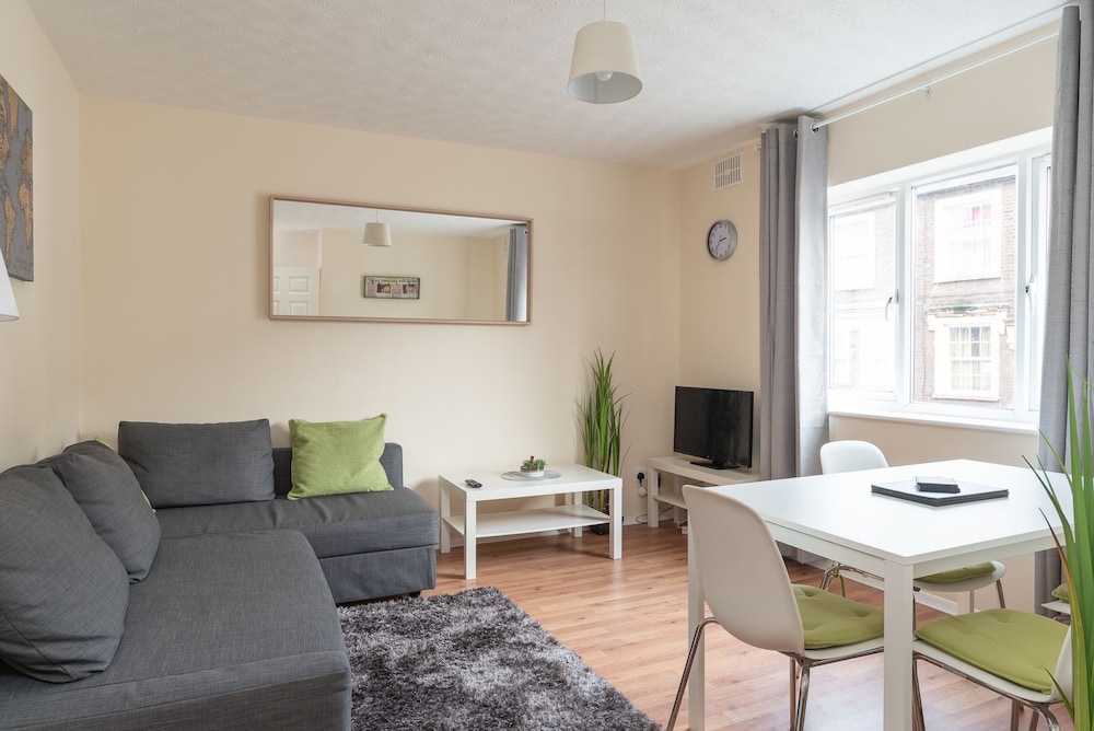 Luton Vacations - London Luton City Link - Property Image 1