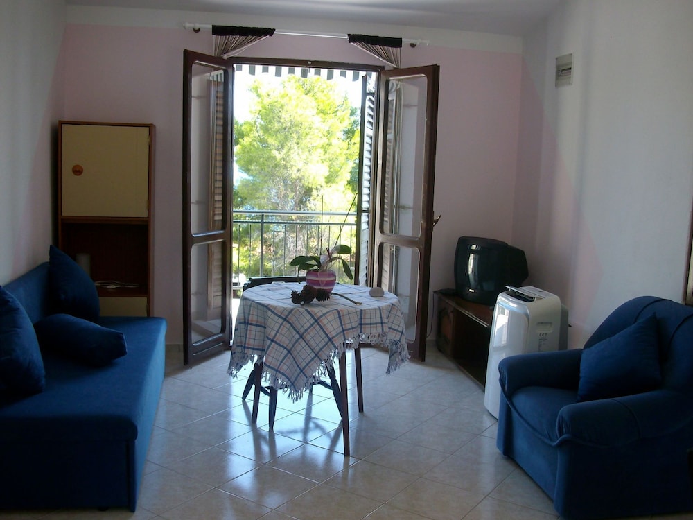 Ina - Peaceful - H Pierida
