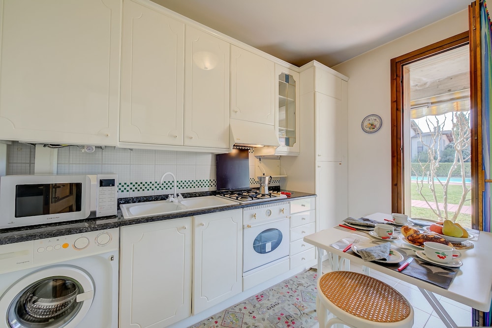 Lella Apartment Front Beach Garda Lake photo 2