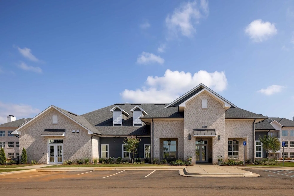 Landing Apartments Birmingham - Sand Ridge