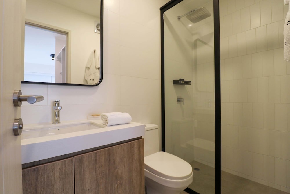 w Elegant 2BR w Balcony Near Larcomar