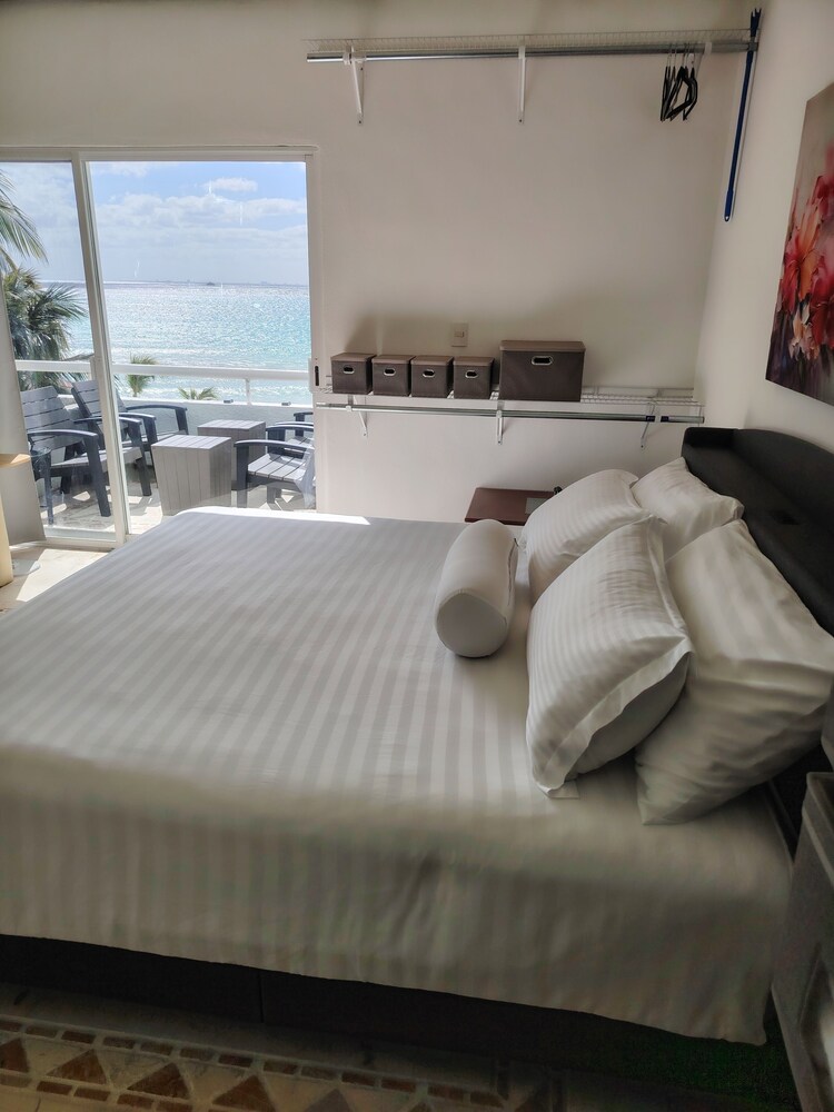 Beach front-Ocean View Studio -Hotel Sunset Fishermen condo 344/C