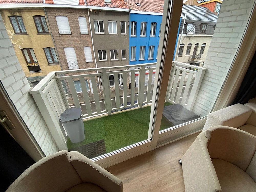 Charming Apartment Near Beach