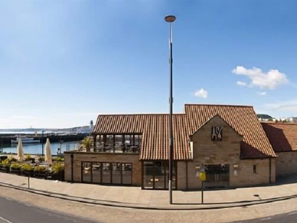Harbourside Apartments