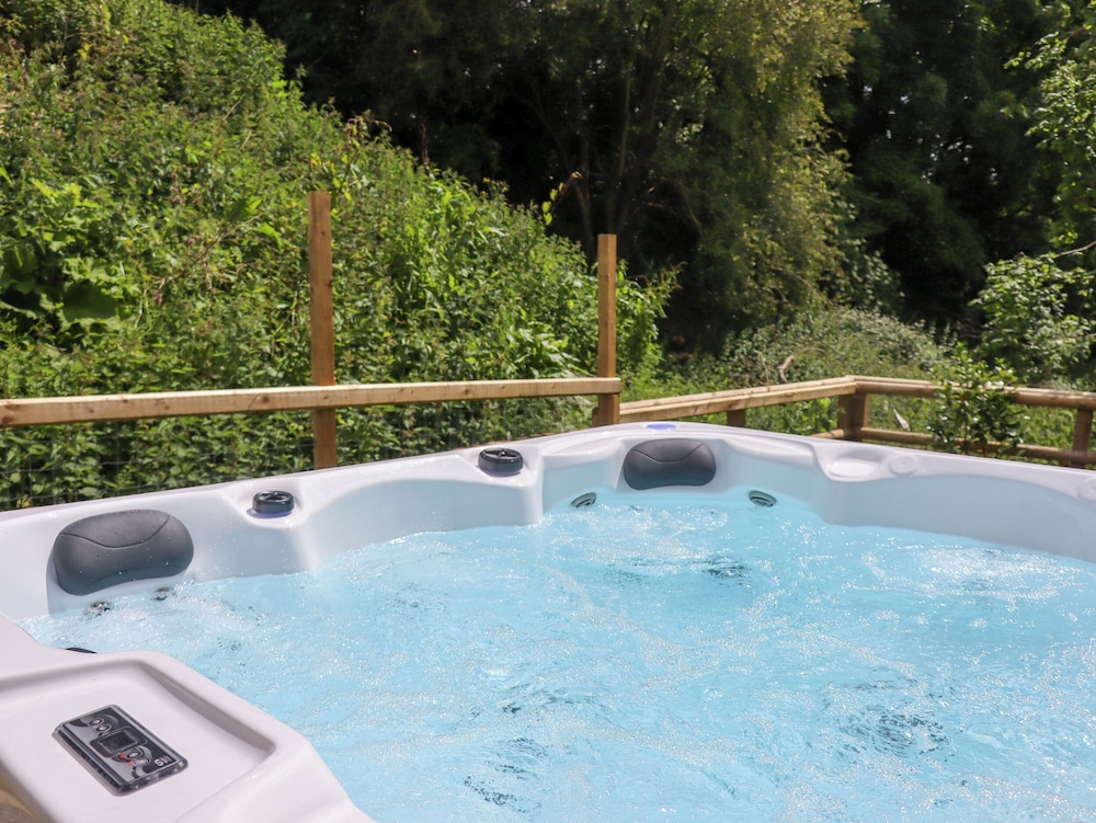 Valley Lodge 4 - North Wales Eco Lodges