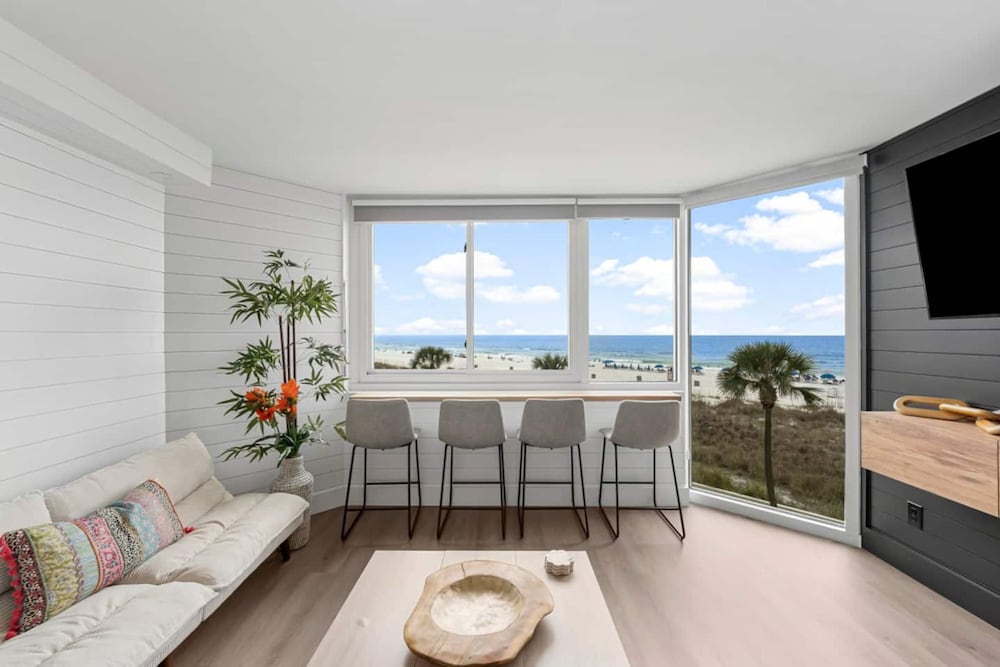 Renovated Beach Front Ocean View Condo TOG 321