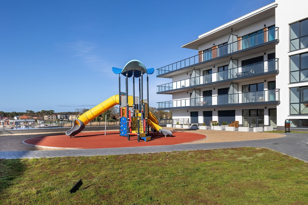 Dziwnów SPA & Parking by Renters