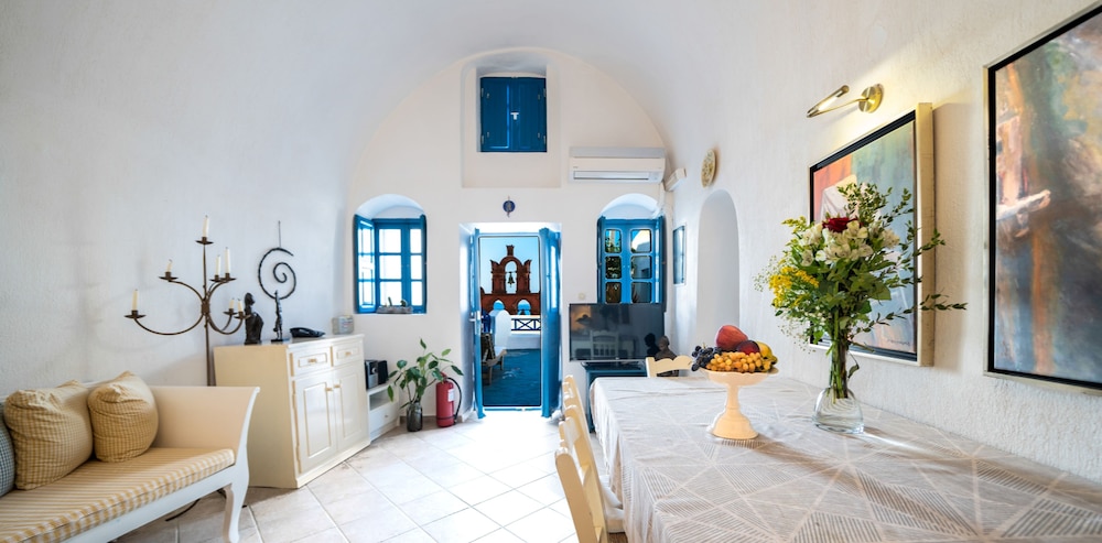 Santorini Paradise