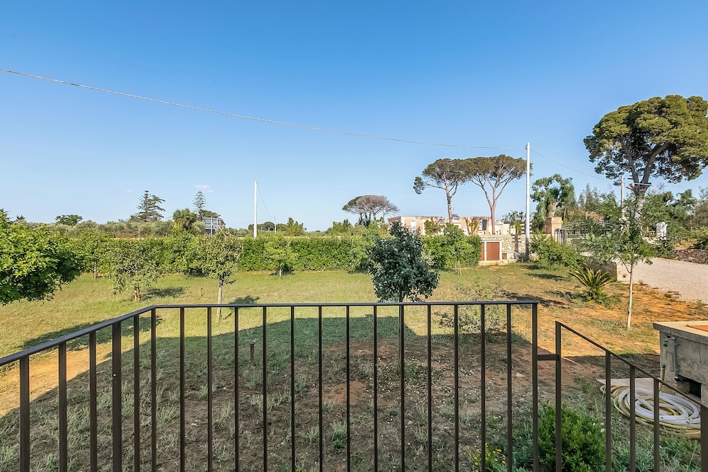 Villa Elysium With Pool And Garden