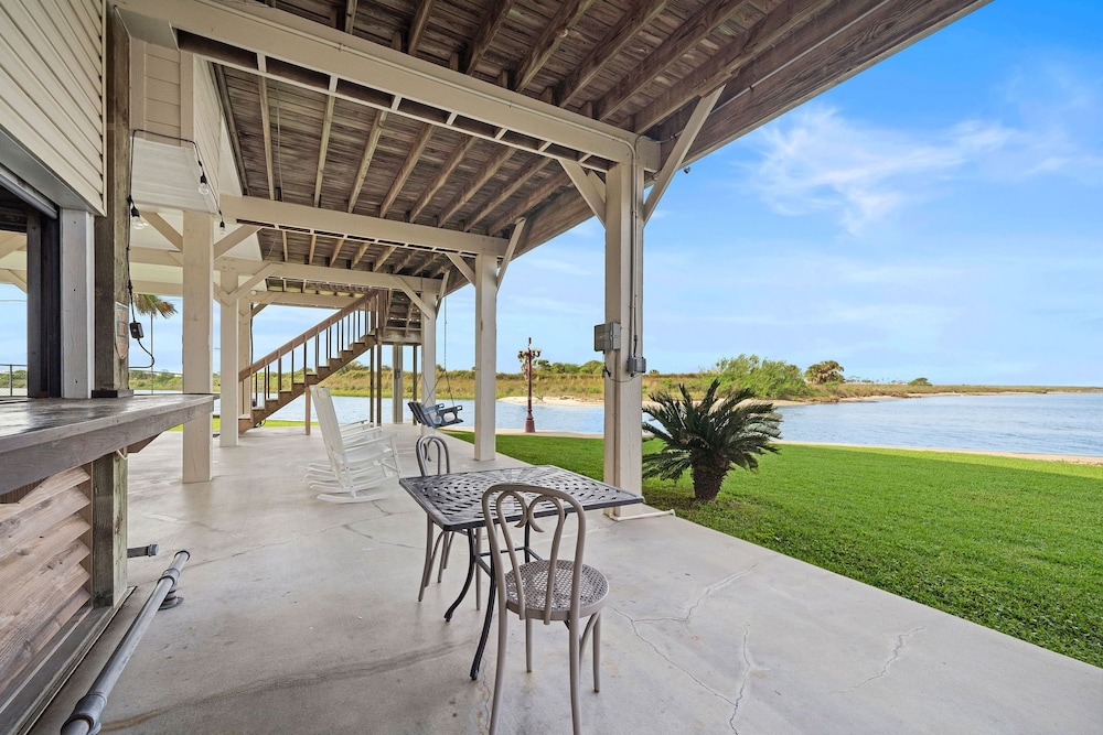 Bay Vista by Ryson Vacation Rentals