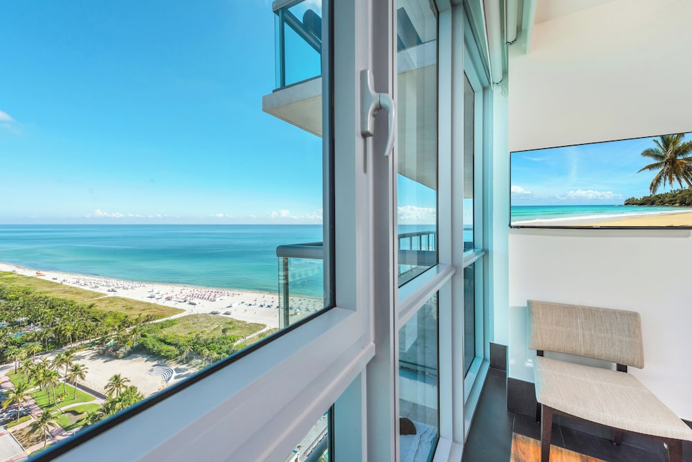 Luxury Vacation Rentals at The Setai by LRMB