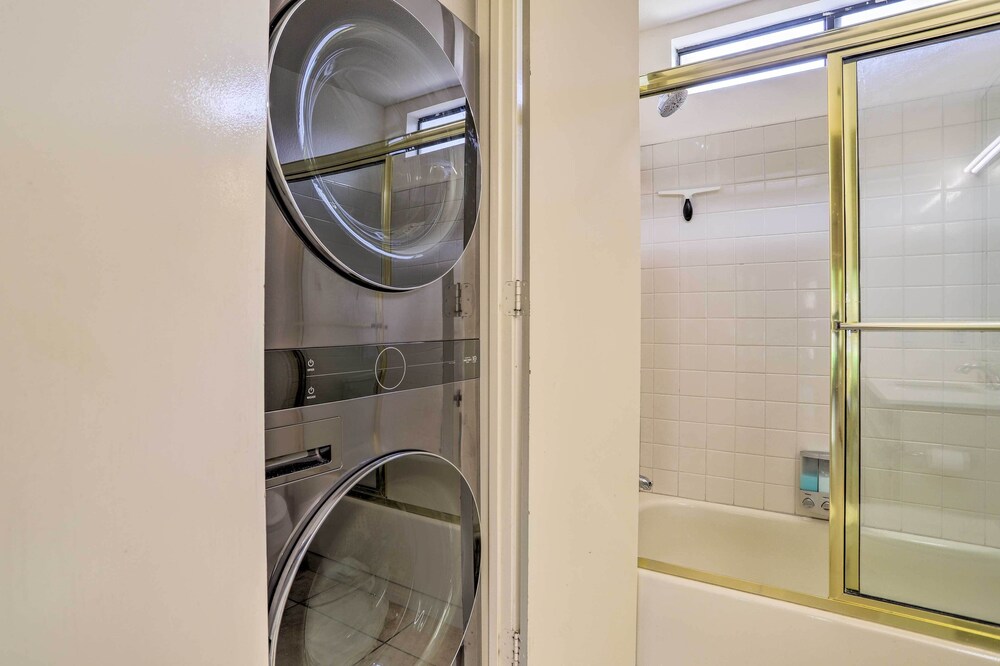 Cathedral City Condo w/ Pool & Golf Access!