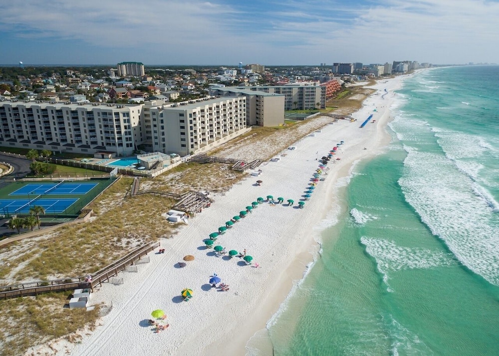 Inlet Reef 516 2 Bedroom Condo by RedAwning