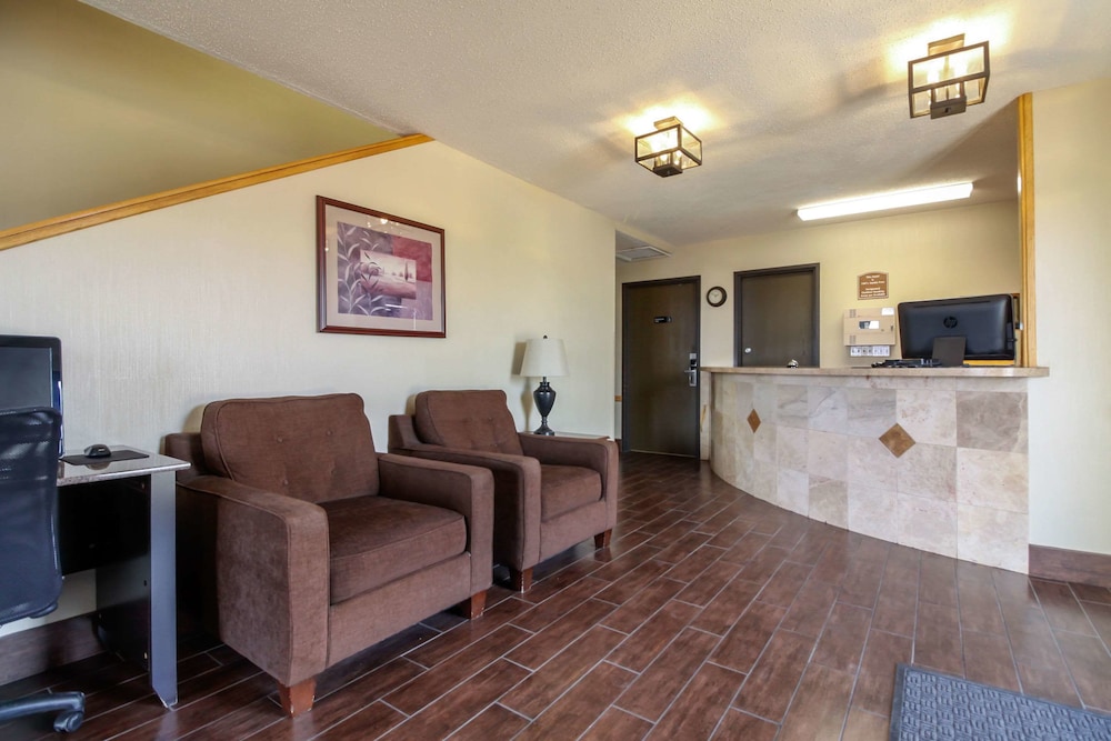 Quality Inn Hays I-70 view 2