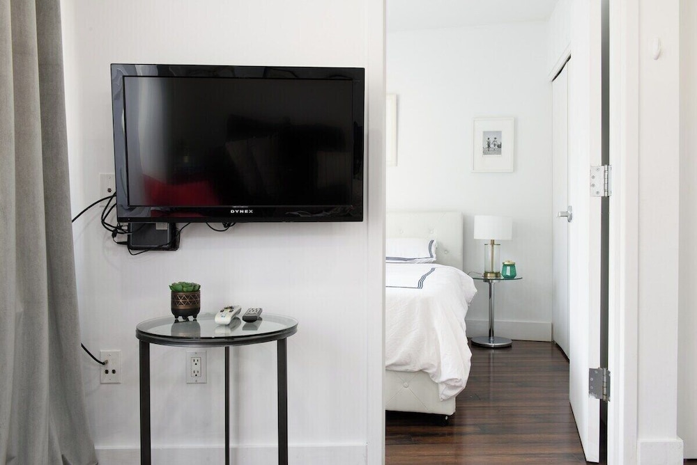 809 Midtown Apartments