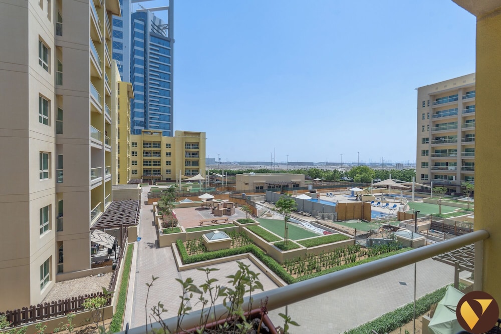 Modern 1 Bedroom Apartment in The Greens
