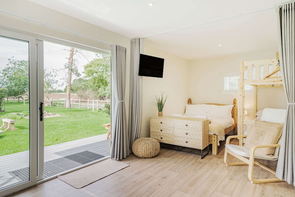 Luxury City to Country Retreat Lodge With Hot Tub view 3
