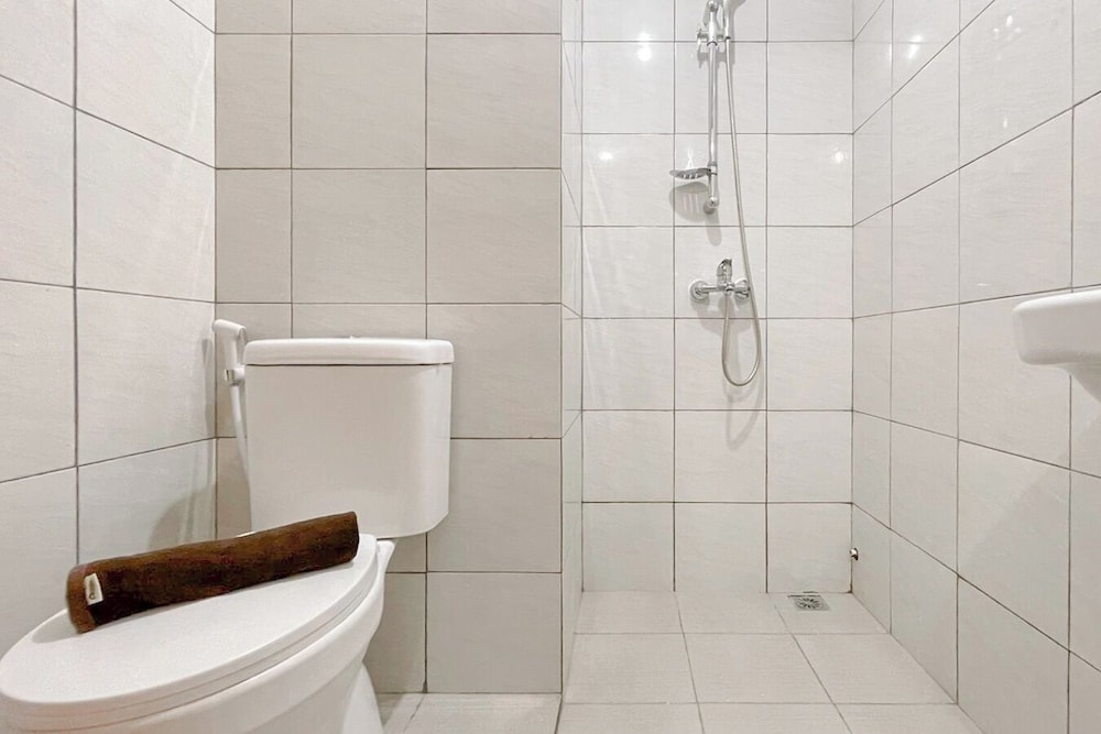 Minimalist Studio (No Kitchen) Near Unhas Bandaraya - Tallasa City Makassar Apartment