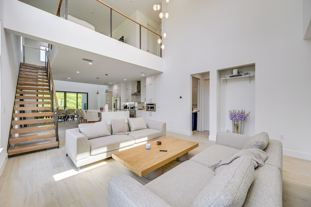 Walk to Celebration Park: Naples Home w/ Pool!