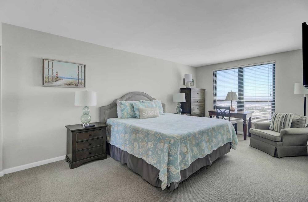 307 Summerhouse by Avantstay Oceanfront, View, Shared Pool