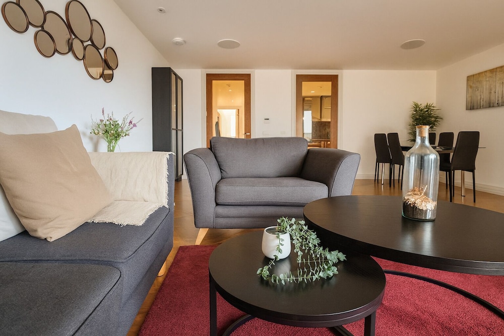 Spacious 3 Bedroom Flat in Kensington photo 3