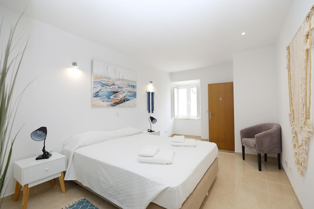 Z 01 - Bedroom 1 in Gil Vicente Guest Rooms