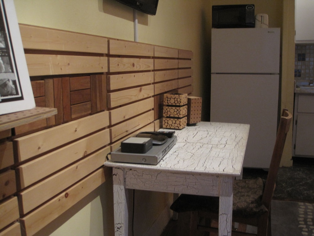 Chelsea Studio DR05