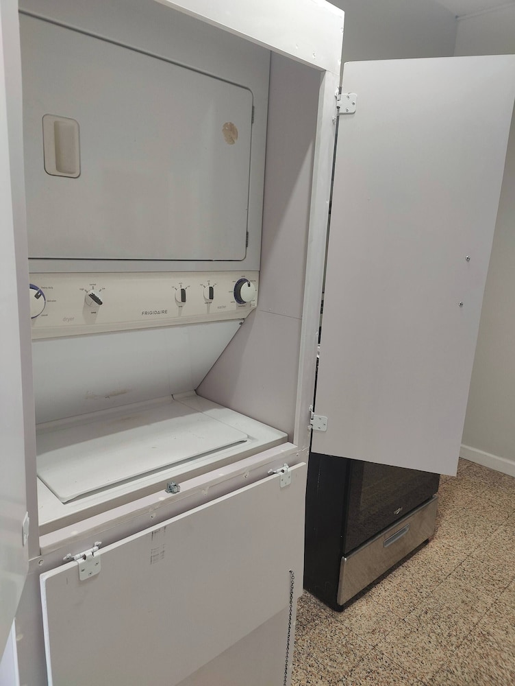 Stylish One-bedroom Apartment in Secure Compound, Port of Spain
