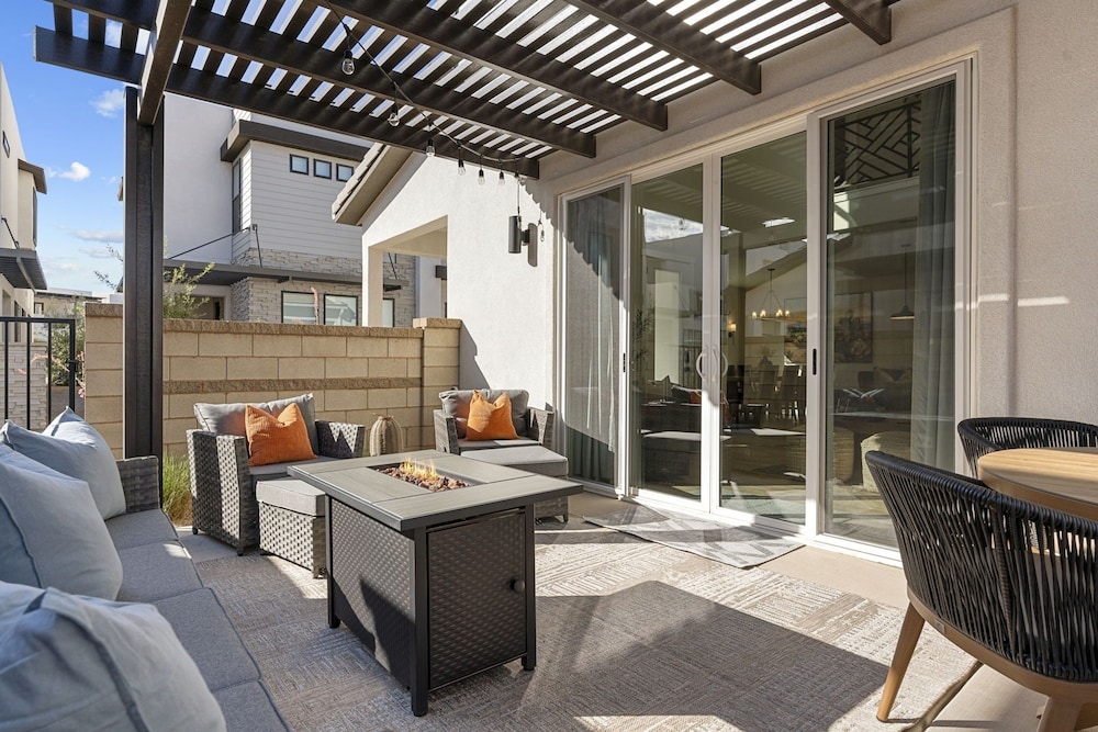 Southwest Getaway 6 Bedroom Home