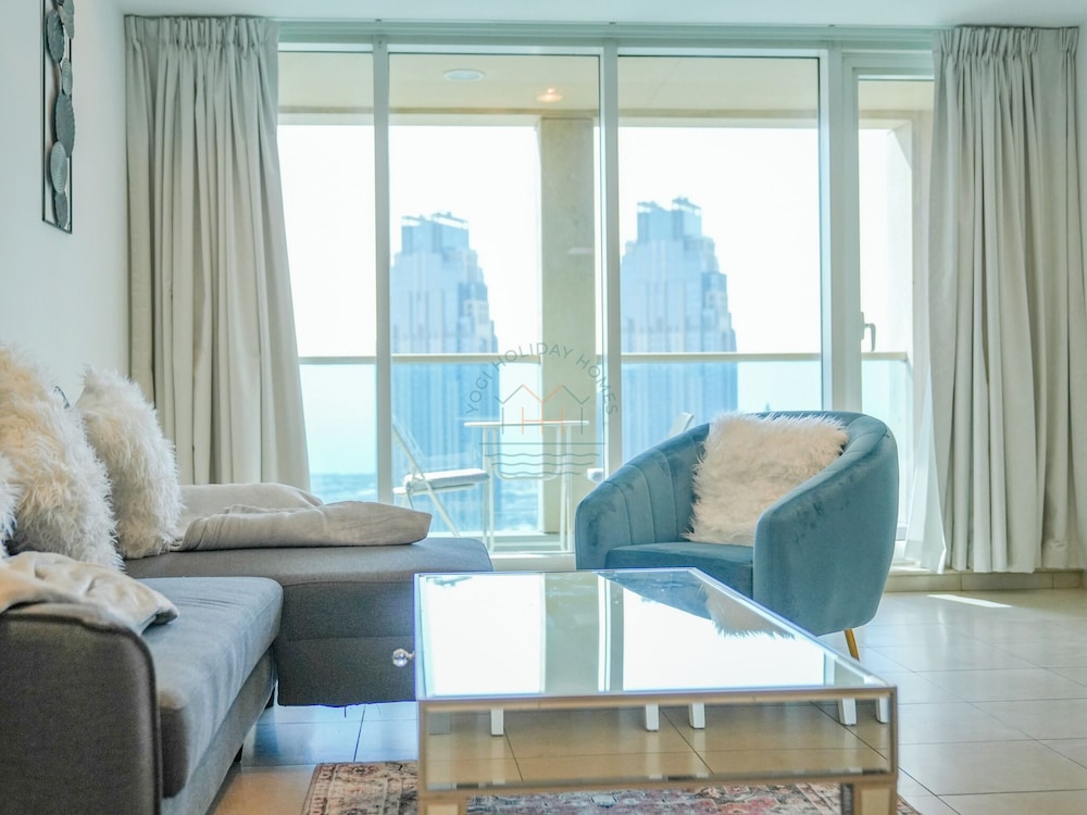 Luxury 2-Bedroom Stay in the Heart of Churchill