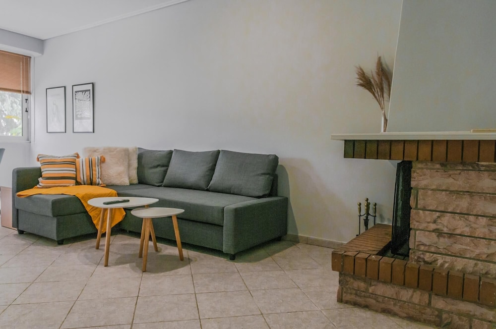 Cosmos Apartment in Athina