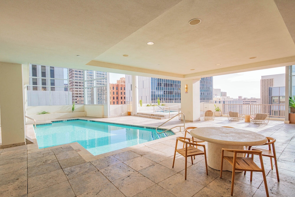 ROVE LIVING/KL - 44 Monroe