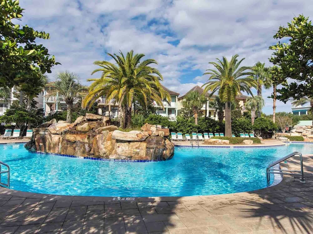Sunny Beach by Southern Vacation Rentals