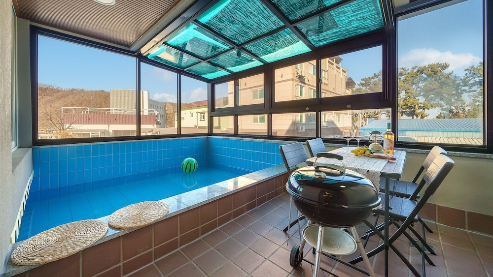 Gyeongju Gampo Laviangrose Pool Villa