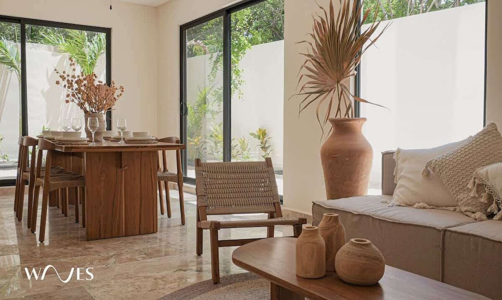 Exclusive Apt. W/private Pool + Surround Speakers