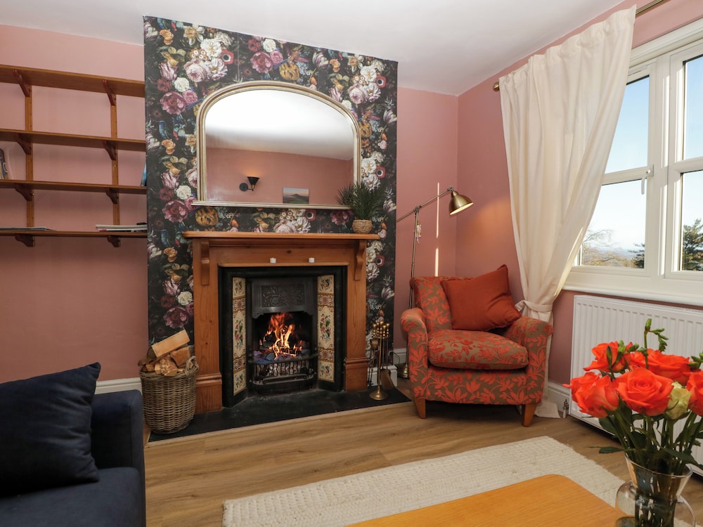 Holly Cottage