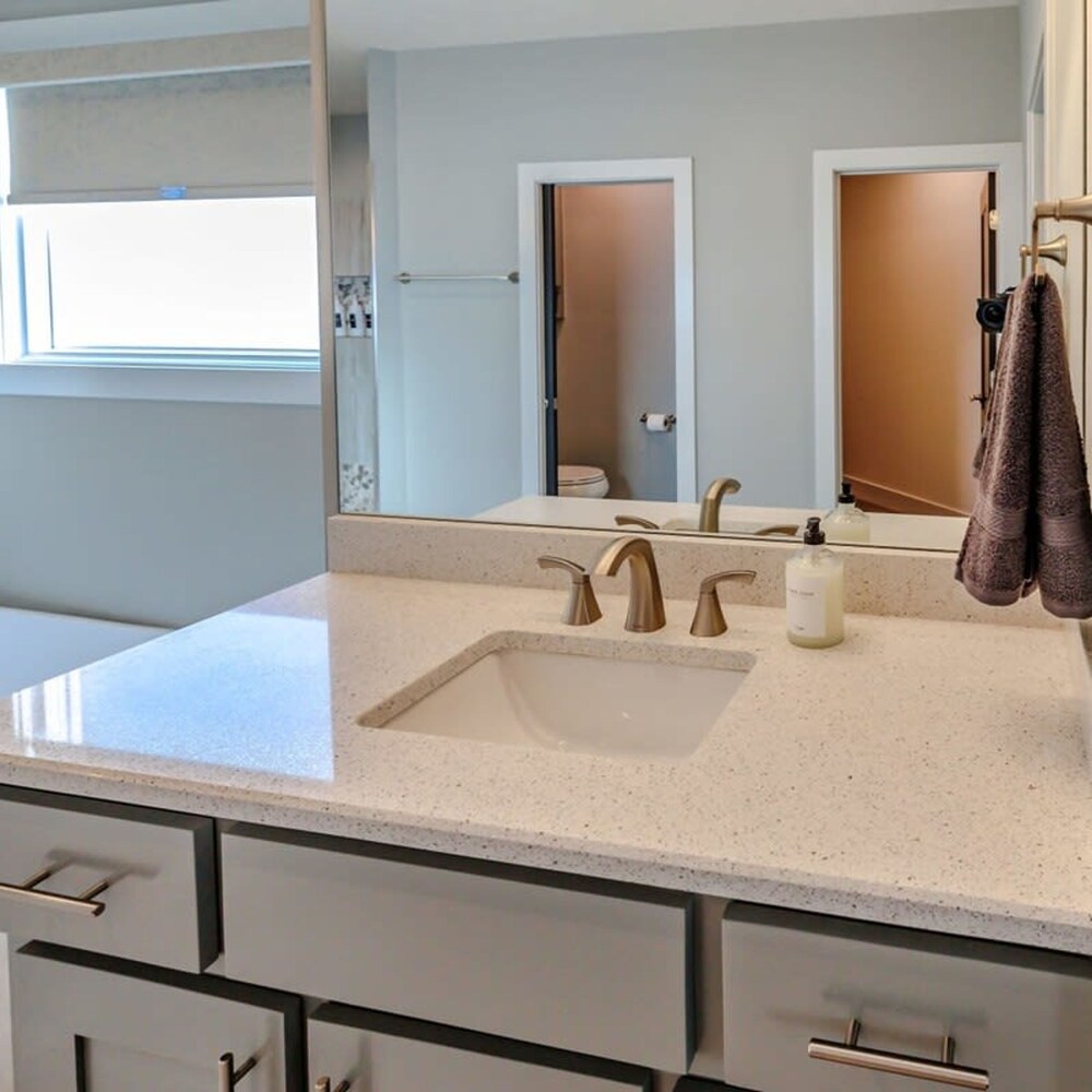 Luxury Retreat Modern 5BR Ranch in Bennington