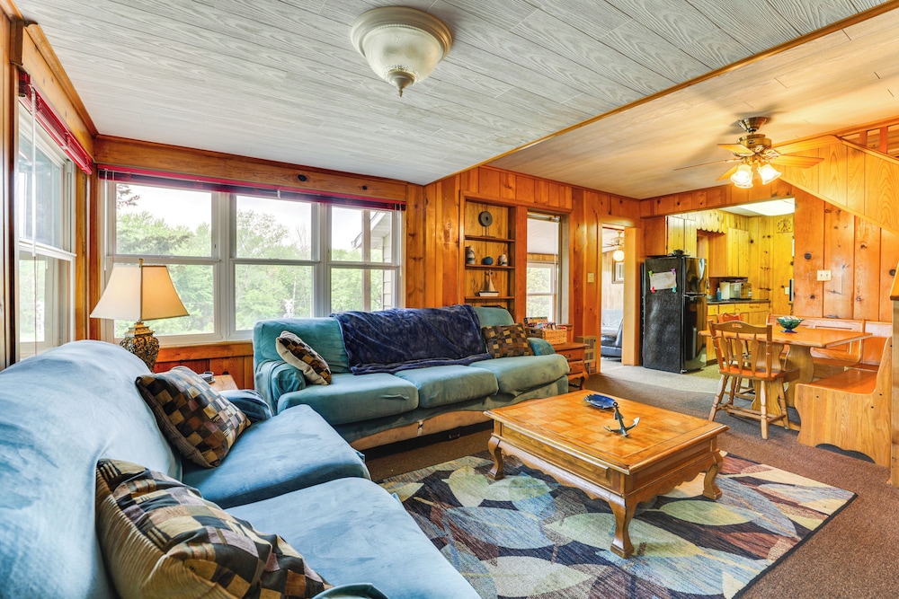 Walk to Wyalusing Beach: Cabin w/ River View!