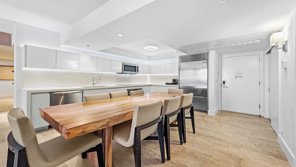 Luxury Vacation Rentals at 1 Hotel & Homes by LRMB