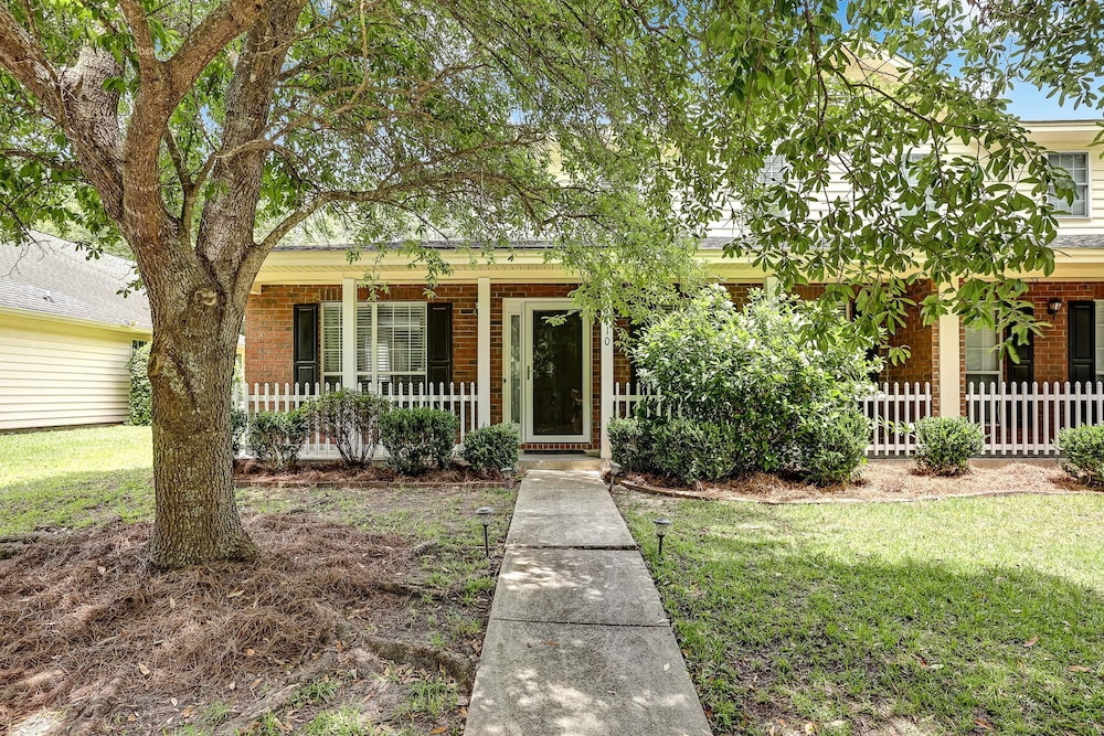 Charming Savannah Vacation Rental w/ Game Room! view 4